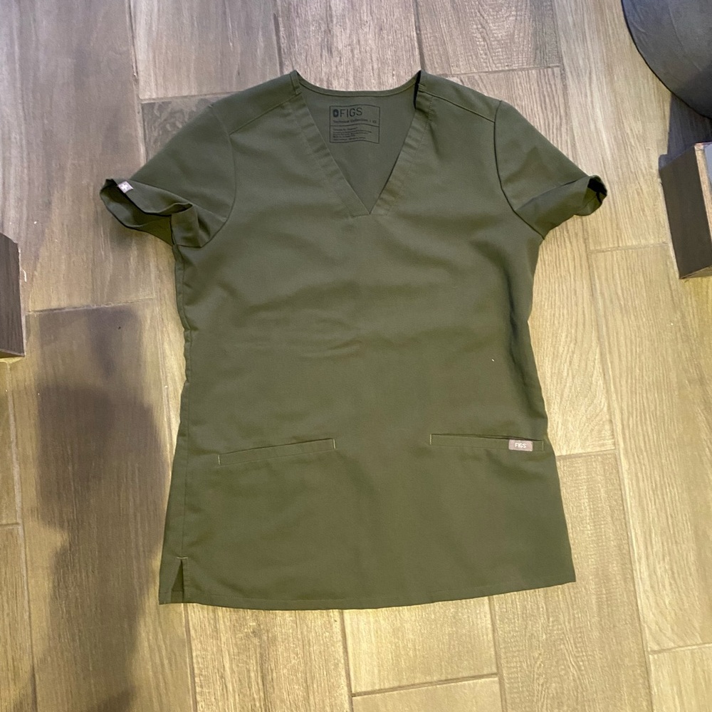 Two pocket olive green scrub top